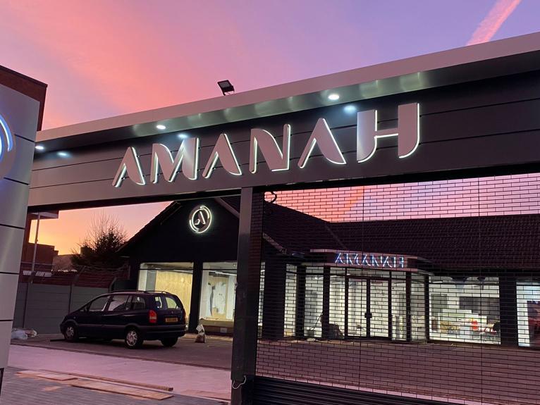  3D lettering and logo signage for Amanah creating a striking storefront display